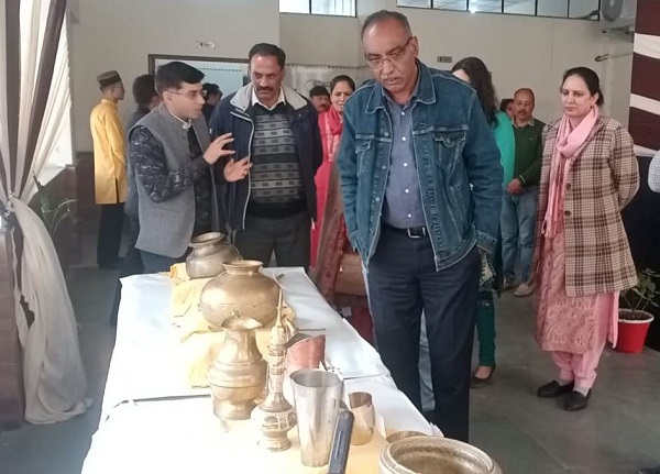 Fragrance of Himachali 'Dham' in IHM, DC praised